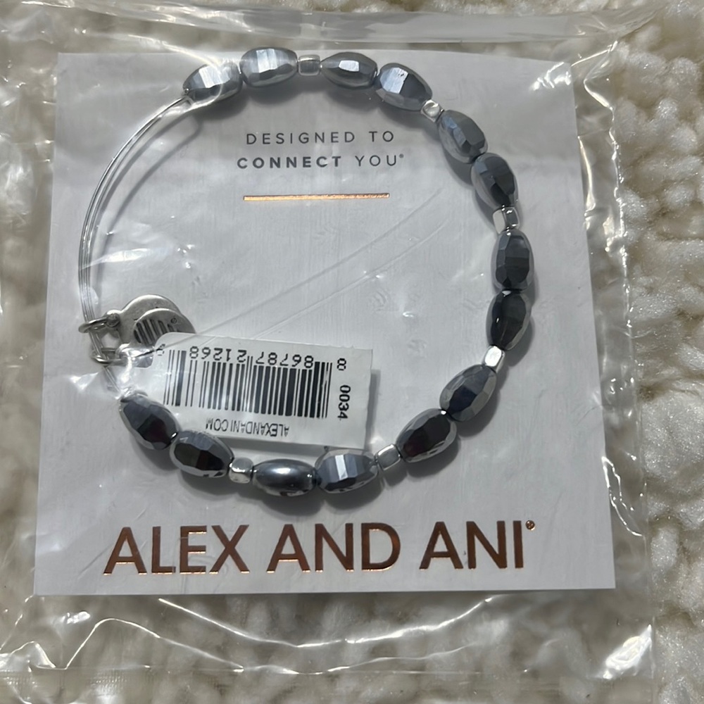 Ladies bracelet.